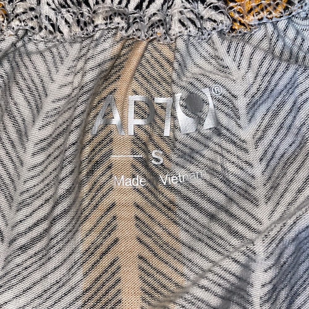 Flowy Top - Picture 3 of 3